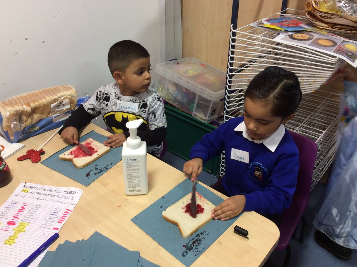 ClassNorthmoor's tweet photo. Morning nursery are enjoying exploring the nursery teachers favourite books. @teacher_books #ReadAchieveSucceed https://t.co/3IN9isa7Pr