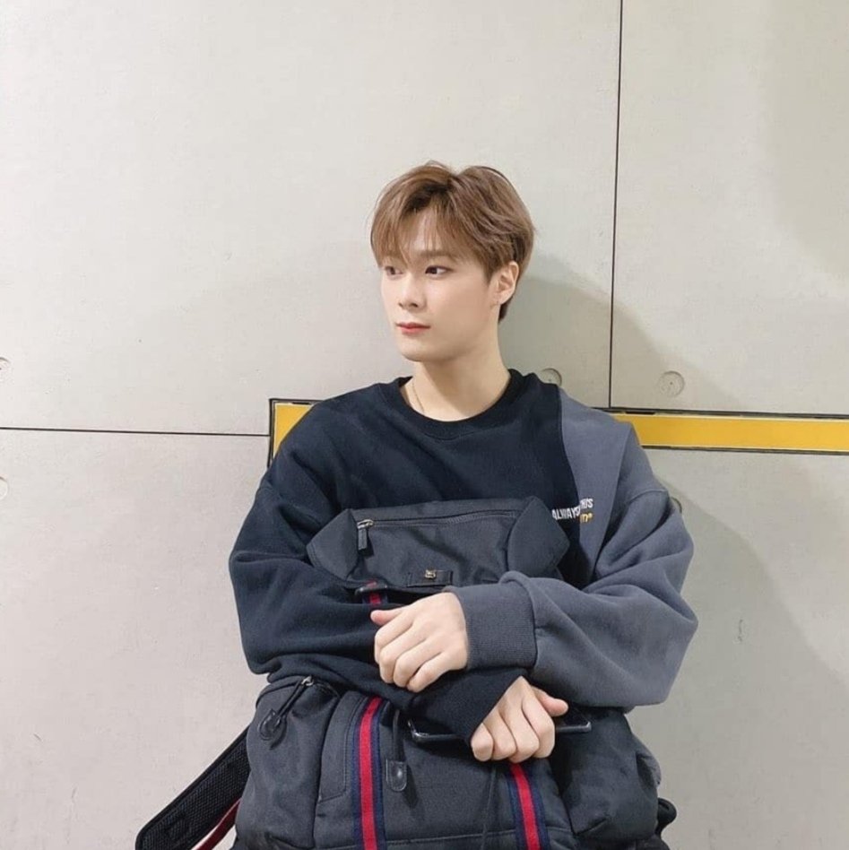 tuanofseven's tweet photo. I LOVE YOU MOONBIN 😭 @offclASTRO #MOONBIN #MUNBIN #문빈 https://t.co/0hpjmqym5d