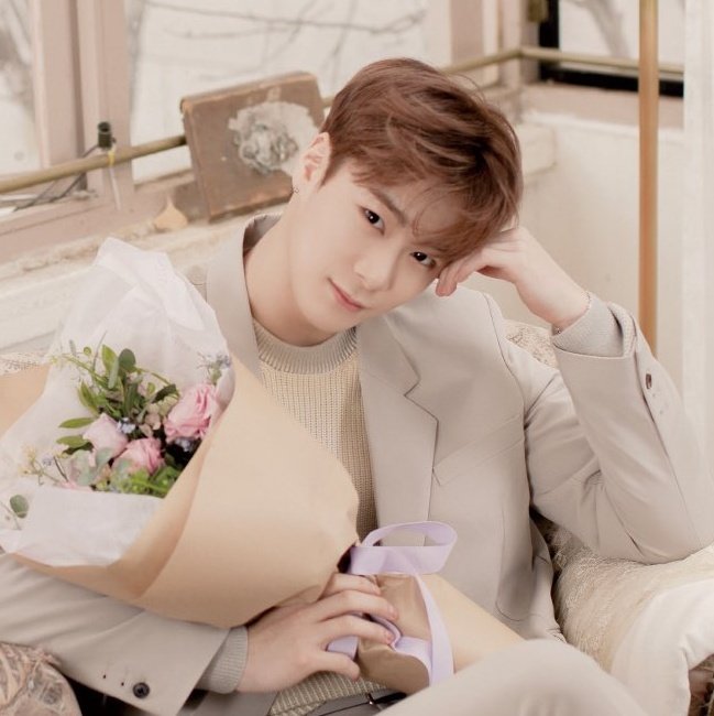 tuanofseven's tweet photo. I LOVE YOU MOONBIN 😭 @offclASTRO #MOONBIN #MUNBIN #문빈 https://t.co/0hpjmqym5d