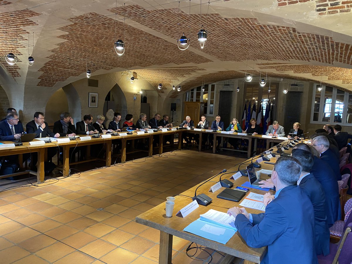 ardennescd08's tweet photo. Visite de Mme l’Ambassadrice de France en Belgique dans les #Ardennes avec une table ronde sur les coopérations transfrontalières avec @Prefet67, @Prefet08 et bien sûr le @ardennescd08, acteur majeur du transfrontalier franco-belge https://t.co/JT8o0nblCa