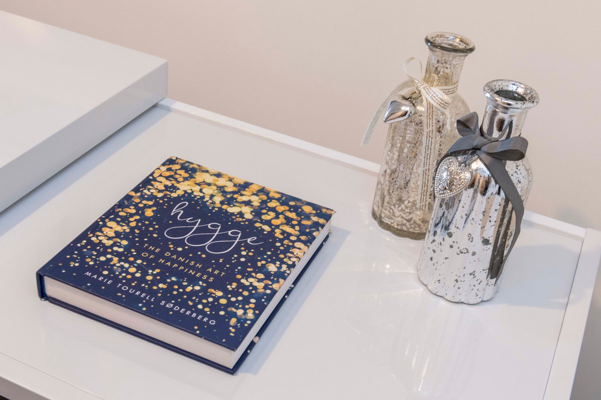 It's the little details that turn a house into your home 🏡📚

Happy World Book Day!

#BramptonValleyHomes #NewHomes #WorldBookDay #LuxuryHomes #MakingaHouseaHome #NewBuildHomes #NewBuildJourney #HousetoHome