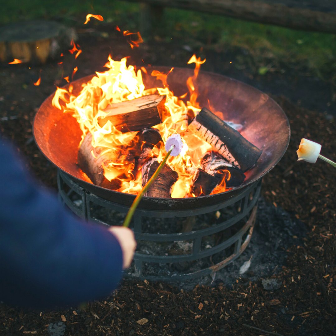 OxEarthAcad's tweet photo. After visiting #Oxfordshire farms to discuss #sustainablefood, you’ll be happy to unwind next to the #campfire. Our course partner @Hill_End has the perfect setting for toasting marshmallows under the stars. 

Food &amp; Forest Summer School 
https://t.co/pa7vYsgAPl

#oxford #hillend https://t.co/H4AWB0p5Vw