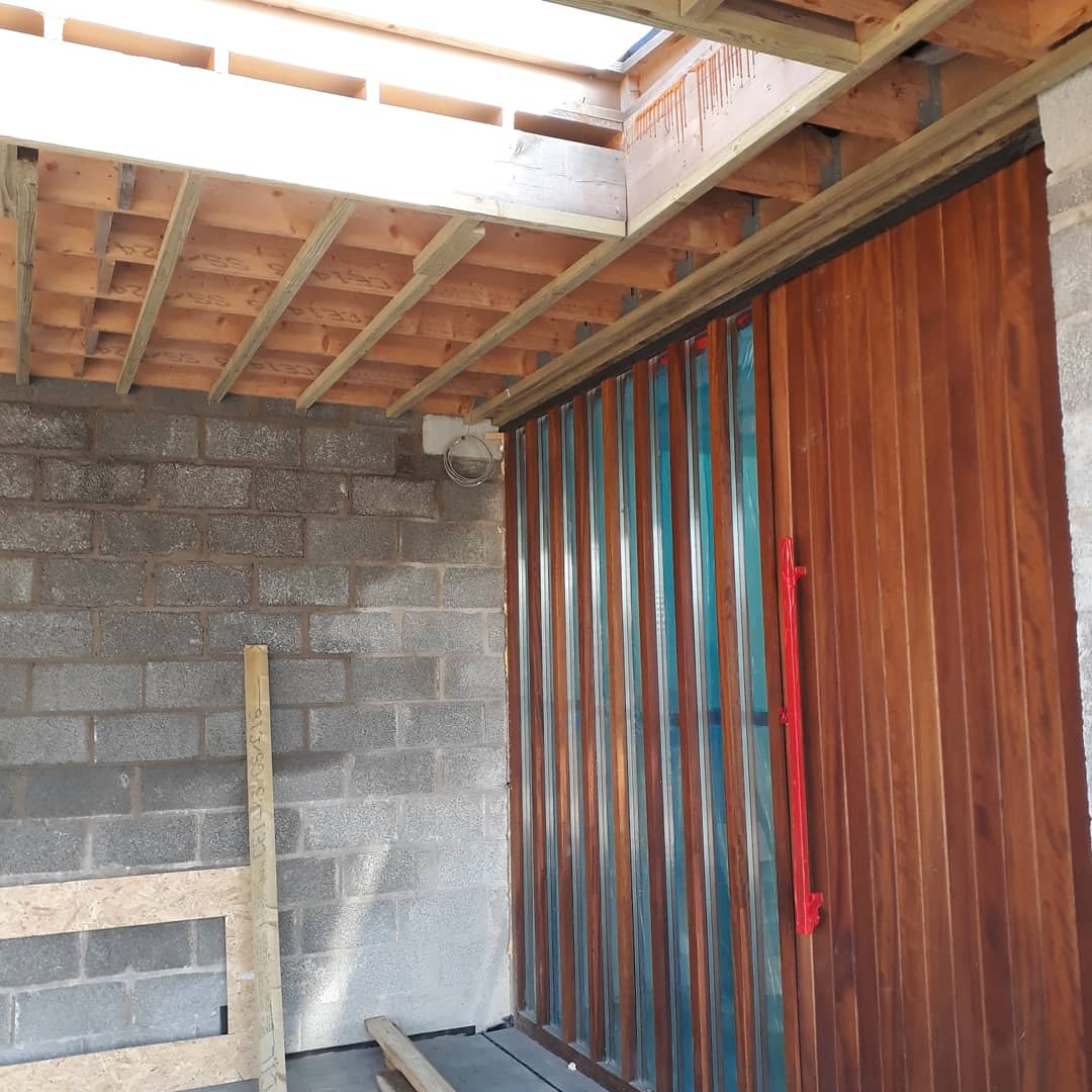 SPattersonCIL's tweet photo. The interesting stage when you see a build like this...it gets people thinking...

What is all those timber battens for?
What is going on there? 
How is that build going to look when it is finished? 

I can assure this new build is going to look fantastic when it is complete... https://t.co/hNWFZvJrL7