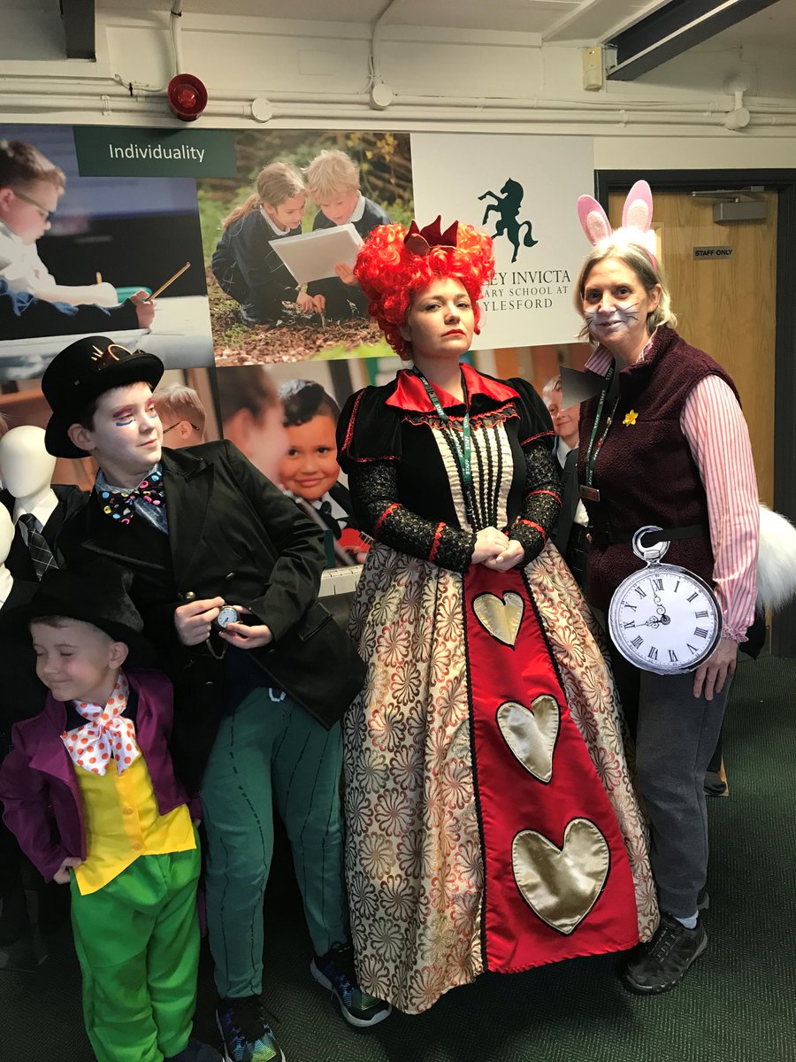 VIPSAylesford's tweet photo. "Oh Dear" said The White Rabbit "I'm Late, I'm Late" but managed to make the school photo shoot @WorldBookDayUK #WorldBookDay2020 #readingisourpriority #lovebooks #books #aliceinwonderland https://t.co/58AVa7erjz