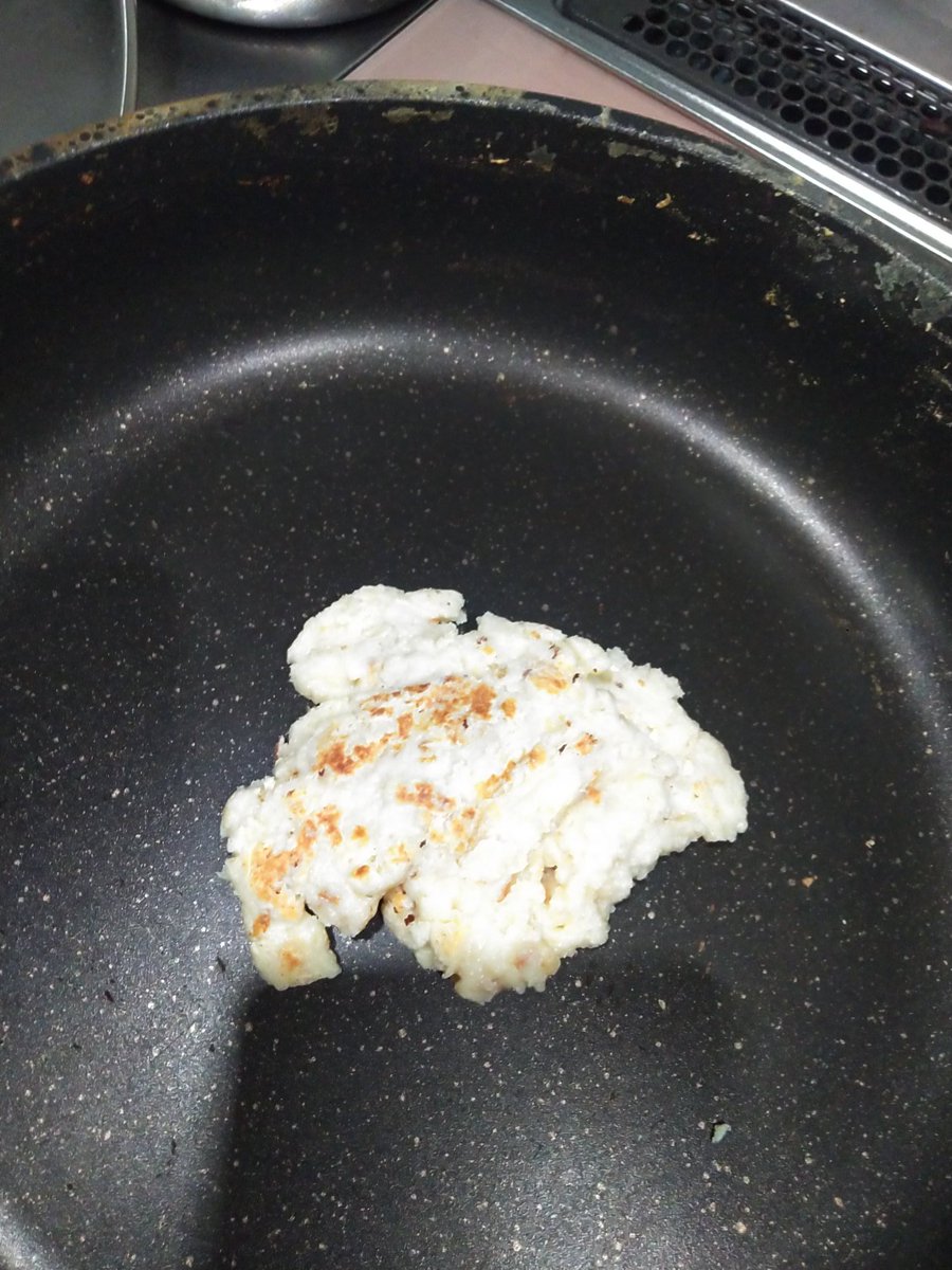 蘇作ってみたけど微妙に焦げ目が……(写真だと白っぽいけど実物はもっと黄色いです) 