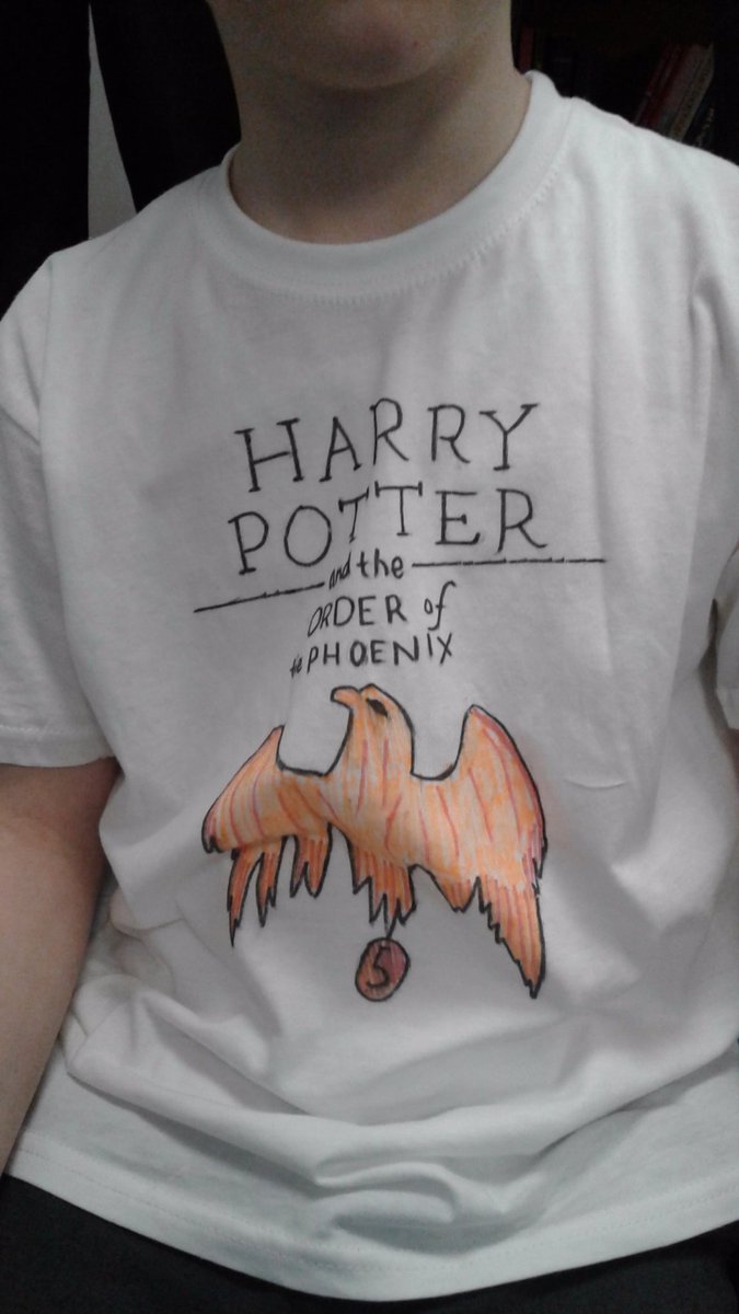 lyneschool's tweet photo. Some fantastic t-shirts to celebrate #WorldBookDay2020 https://t.co/TECHFGgs5N