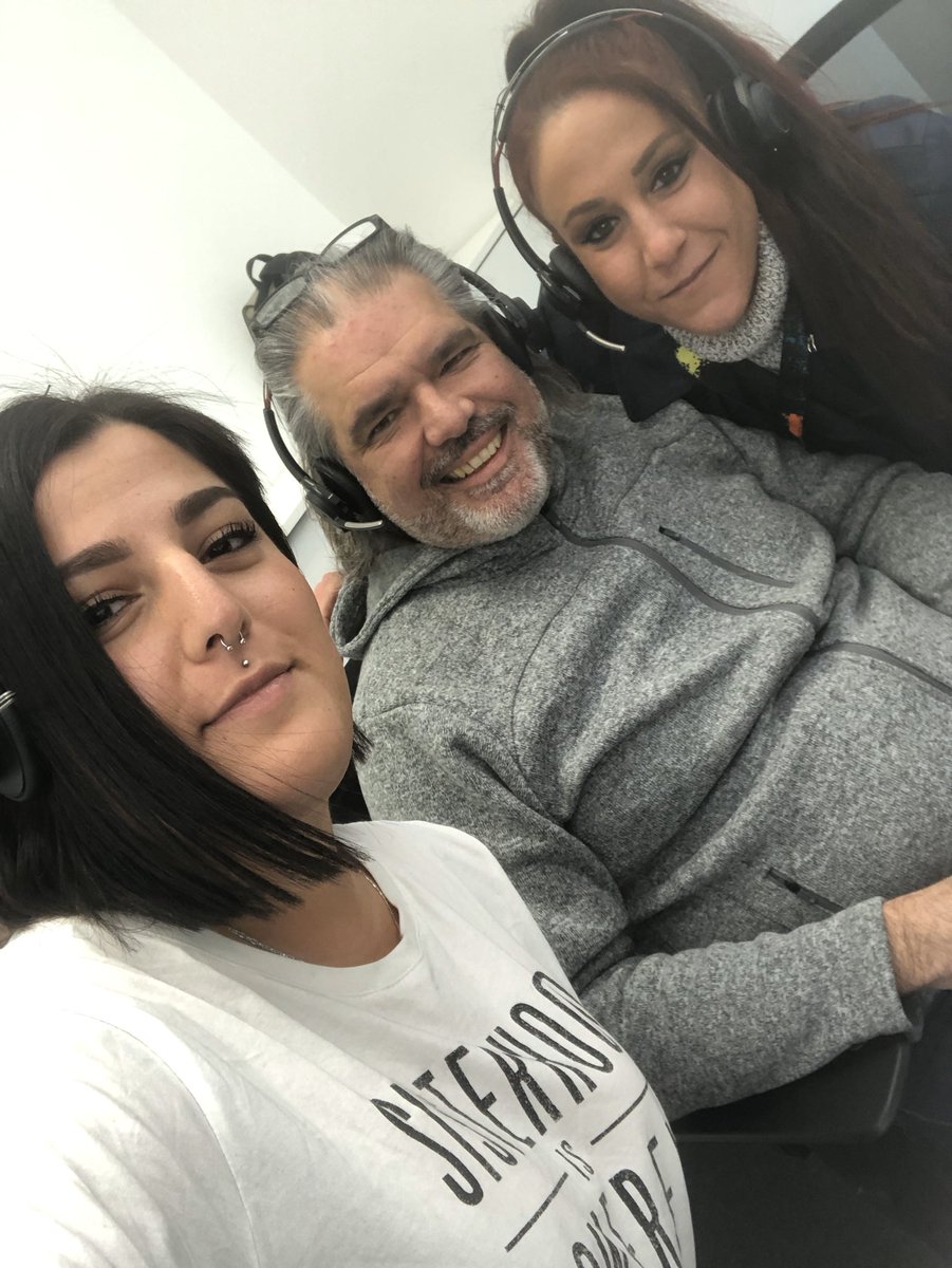 pohloo's tweet photo. Danke an die congstar Kolleginnen aus dem Service für ein intensives Speed Coaching an der congstar Hotline. Tolle Zeit mit den Kunden verbracht. #congstarwall #meinezeitmitdemkunden https://t.co/XveSVenpt8