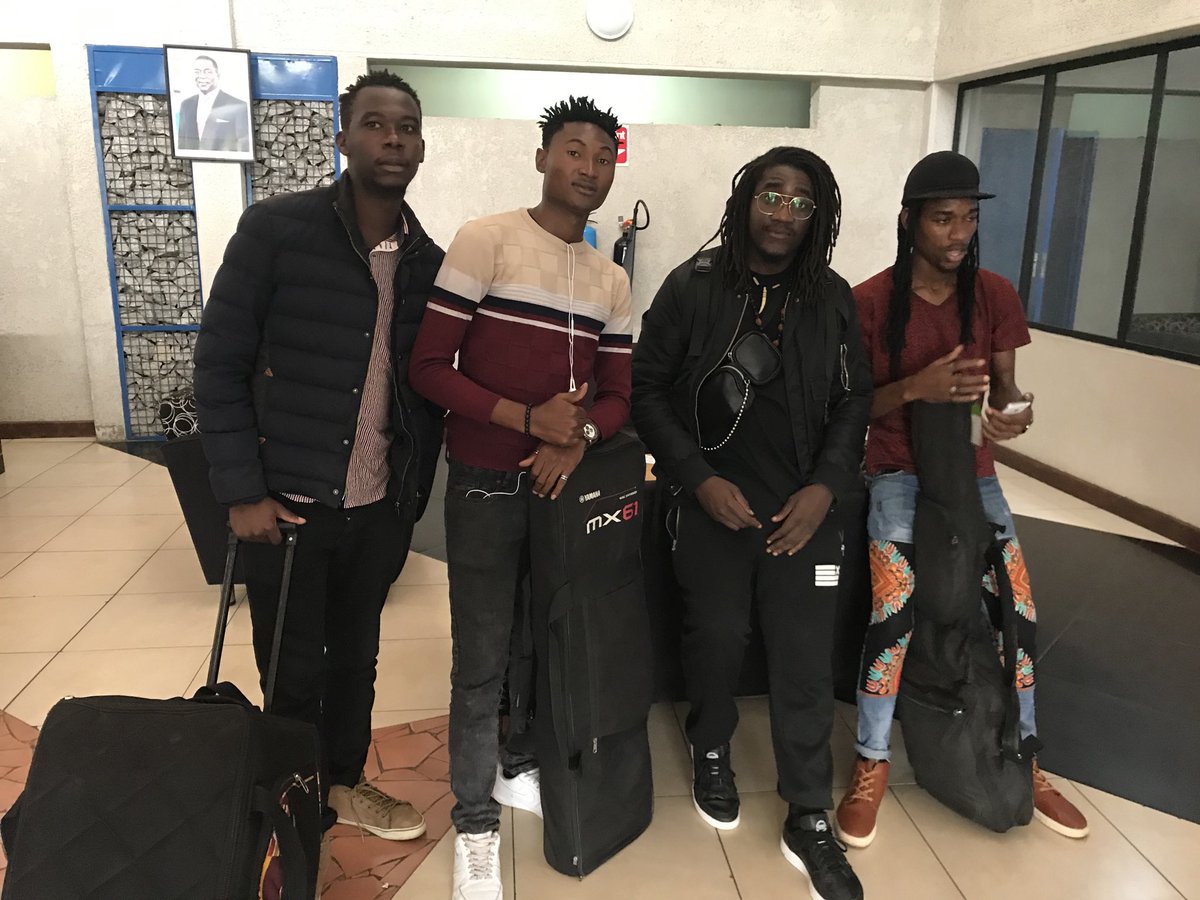 Itskarizma's tweet photo. Going live with my band on @StarfmZimbabwe from 12.30 so lock in and let us delight you with a snippet of the #FinallyLive experience 🕺🏿 https://t.co/jGOvoeKkRC
