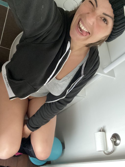 Bonne journ&eacute;e xD https://t.co/gWZaeEWnXL<a href="/tag/xhamster"class="tags"><span>#xhamster</span></a>