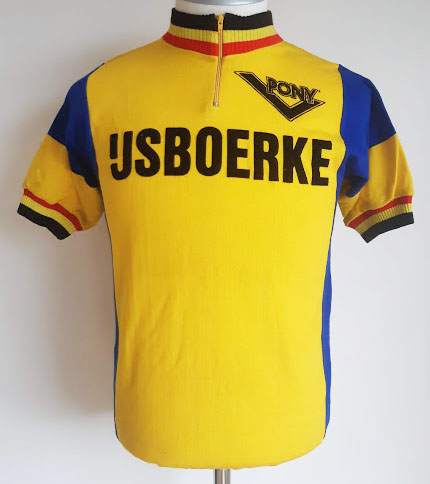 Maillot Ijsboerke 

Disponible sur sport-antique.com

Original vintage cycling jerseys

#cycling #cyclisme #vel #vintage