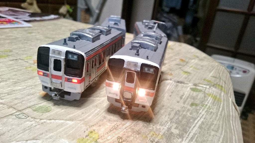 区間快速 311系の改造プラレールが流行りみたいなので便乗します 過去の作品ですが 種車は211系です クーラーは自作しました T Co Be0wt4rbp2 Twitter