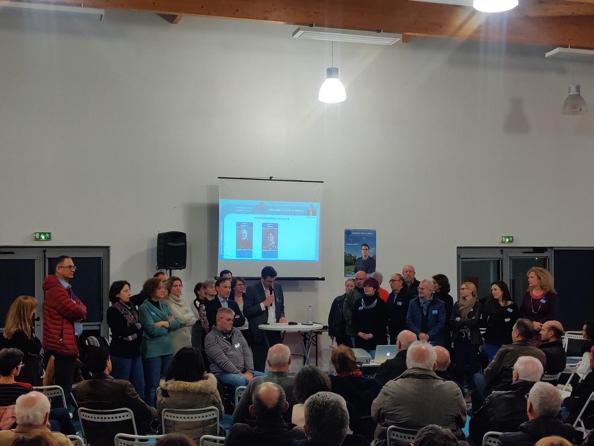 Gonzale63870679's tweet photo. Hier soir #RéunionPublique a l'école du bois du Fay, merci aux nombreux #Mesnilois présents venus écouter notre programme et découvrir notre alternative ou complément d'utilisation pour #Beaurain
#EnsembleMesnil
#ÉtiquetteMesnilois
#Municipales2020 https://t.co/ecXEdkjDky