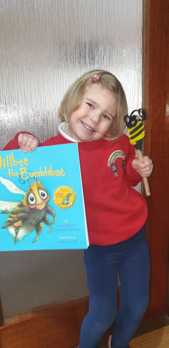 L8CMK's tweet photo. @eastertounps Happy World Book Day
#willbeethebumblebee
#thechristmasaurus https://t.co/UD2u9RIMw9
