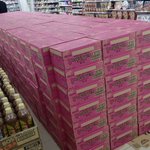 【誤発注・・・!？】セブンイレブンの店内がモンスターエナジーだらけ!隙間という隙間にモンエナw