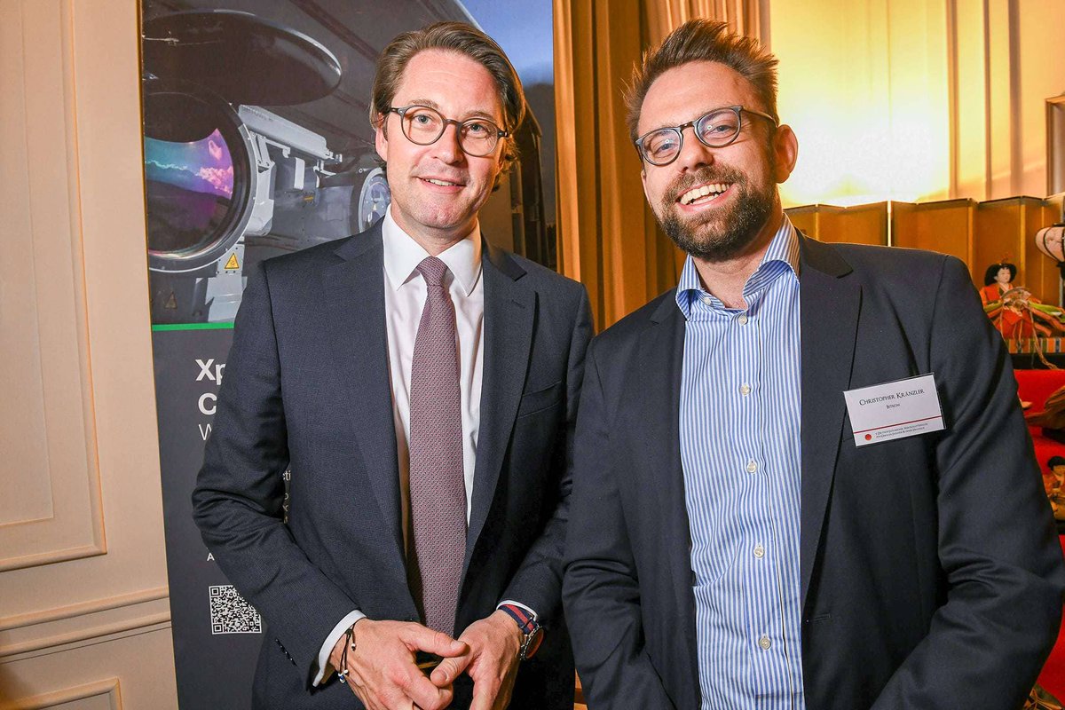 CKrnzler's tweet photo. "Wir sind eine 'Mimimi'-Gesellschaft, weil wir [in Deutschland] immer erst mal das Negative sehen. Unser Wohlstand hat uns zu einer sehr defensiven Gesellschaft gemacht" sagte @AndiScheuer gestern beim 5. Deutsch-Japanischen #Wirtschaftsdialog in #Berlin -  Recht hat er! #CK https://t.co/Ph7m80mPtB