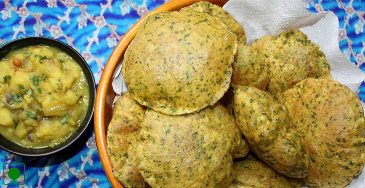 RasoiMenu's tweet image. Methi puri is a crispy, yummy Indian snacks recipe, which is made from plain flour and fenugreek leaves. It’s easy and instant to make at home. buff.ly/2HZKdOe #snacks #indianfood #gujaratirecipe