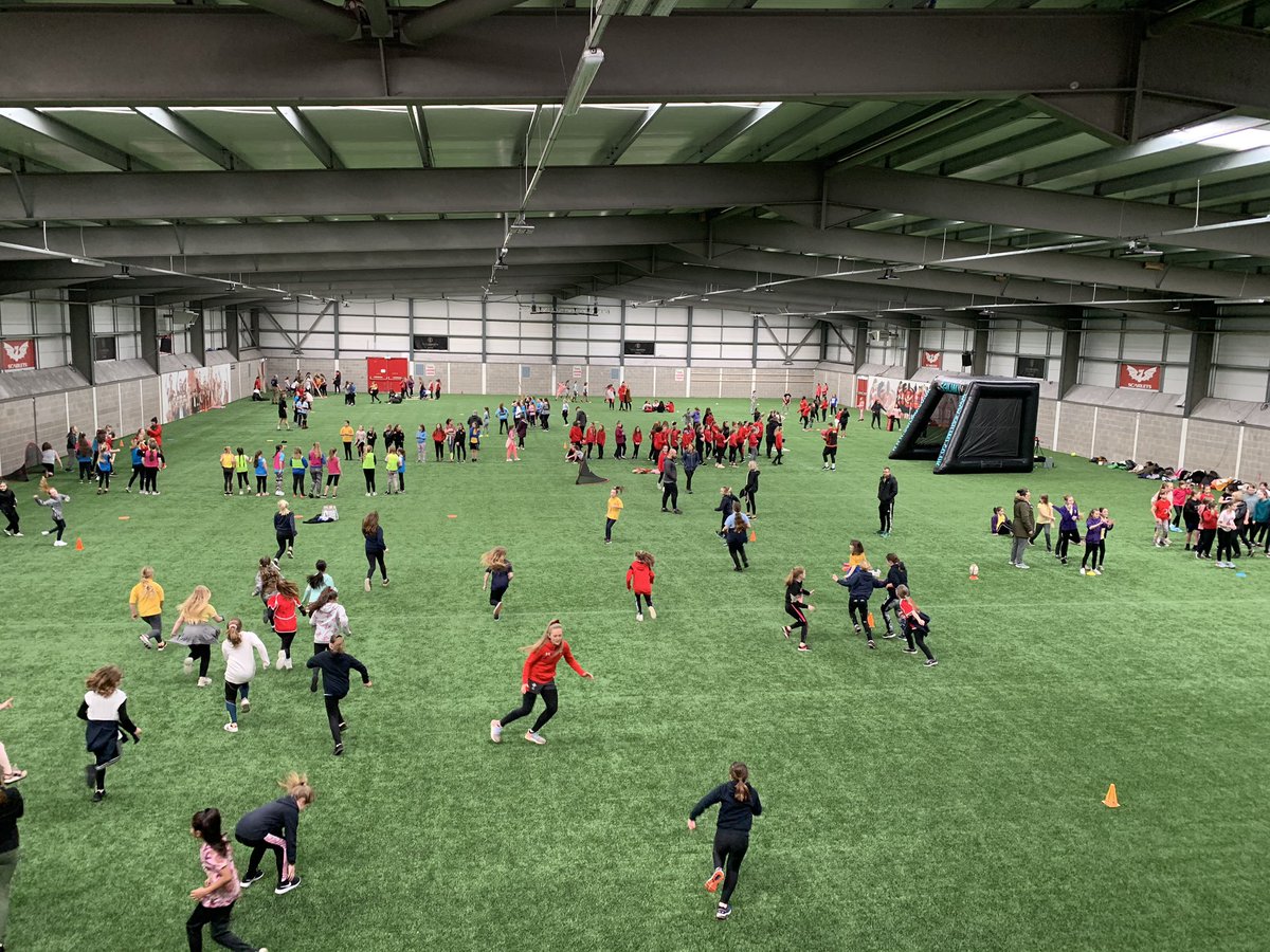 CleoHardyWRU's tweet image. Massive well done to everyone pulling together and nailing our #RookieRugby event in @WRU_Scarlets 230 girls enjoying and having plenty of fun🥳🤩 @JoeDaviesWRU