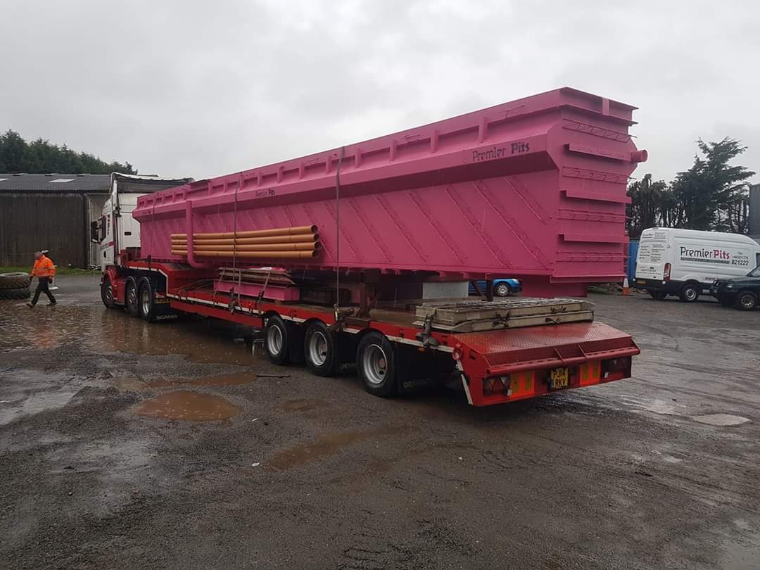 StedmanSlowSix's tweet image. Excting times for @SouthernTransit today, the installation of a pre-fabricated inspection pit and brake test machine. Good to see this kind of investment by a small independent bus company! #vltestequipmemt #busengineering