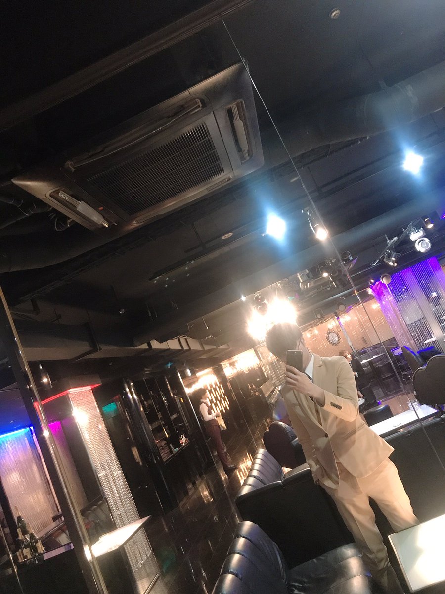 Han_Jun_Gi's tweet photo. #大阪ホスト #韓国人ホスト #大阪韓国人 #ミナミホスト #BTS   #SEVENTEENで妄想
韓国から日本に来て一ヶ月でライバルバトルで勝ちました! 今月もファイト!!☺️☺️ https://t.co/SHjsLcW3ZT