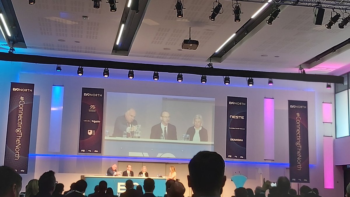 railindustryNTH's tweet image. On 0% targets 
@molyneuxpeter1 &quot;decarb is front and centre... we have local targets across the North... this is an absolute must... to decarb the way we travel... I would ask all here to think how we can change the way pax come to work&quot;
#connectingthenorth #EvoNorth #RailSmart