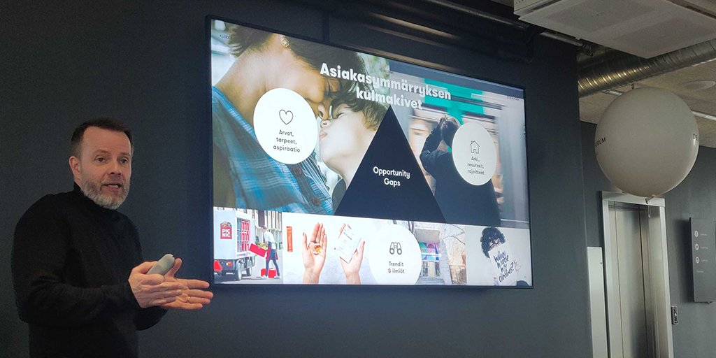 FT_FirstView's tweet image. Kaiken tohinan keskellä pyhitämme aikaa myös oppimiselle 🔥🤩 Palvelupäällikkömme Laura on mukana @Design_Forum strategisen muotoilun valmennuksessa, jossa aiheena tänään oli #asiakaskokemus