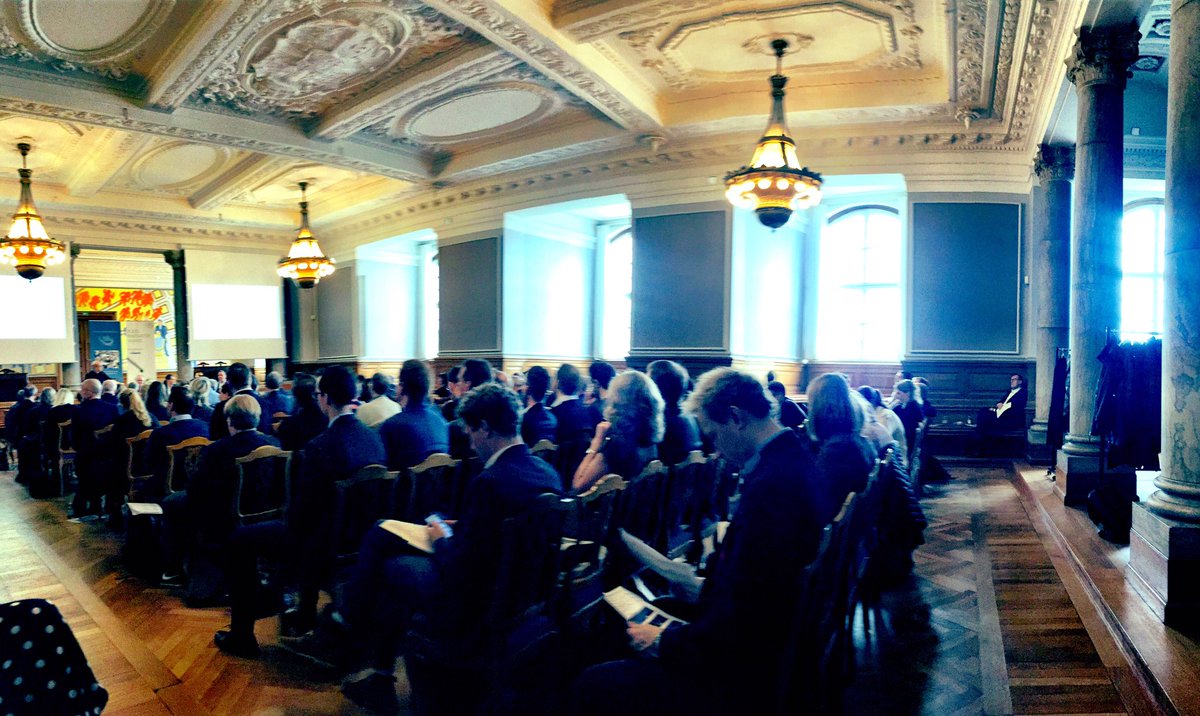 LarsKarnoe's tweet photo. Great crowd today at #christiansborg for a GreenDay and the #foodinnovatoraward2020 Good to see all the #innovation and #Entrepreneurship going on in the @foodclusterDK https://t.co/WoLw4UlHAs