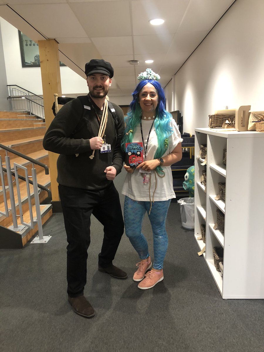 MissGraceJ's tweet photo. Oliver Crisp and Iris the mermaid from our whole class text Oliver and the Seawigs! 🧜🏼‍♀️🎒🦀🌊 #WorldBookDay #WorldBookDay2020 @jabberworks @philipreeve1 @NorthwayPrimary @Y2_Northway https://t.co/mYRGRW6p9G