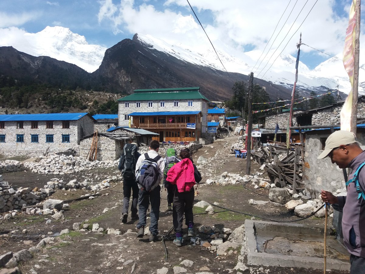 EverTreks's tweet image. You can just hire knowledgeable guide or porter to make budget trek,  who can communicate, explain and support you with all things that you need during the trekking period. #Guide #Guidehire #Porter #Porterhire #Guideporterhire #BudgetTrek #EBCTrek #Treks  highpassadventure.com/guide-hire-for…