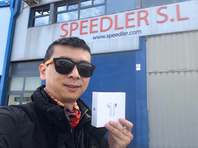 SPEEDLER_SL's tweet photo. El feliz ganador de nuestro #sorteo 👏👏👏 que lo disfrutes Luc Lucducati gracias! #speedler #apple #airpodsv2 #ganador https://t.co/DKEZvt00Ax