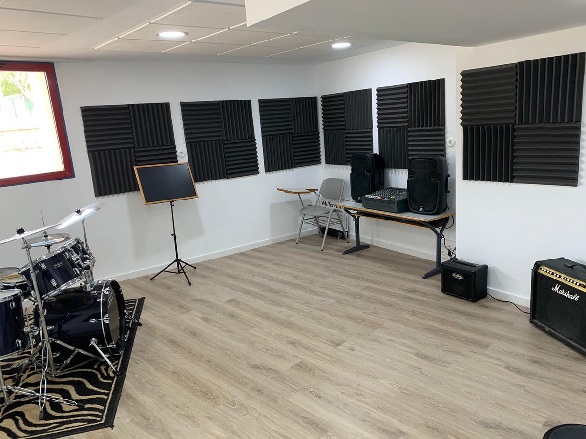¡Buenos días! Estamos de estreno en la #escuelademusica, les presentamos la nueva #saladeensayo #insonorizada y acondicionada #acústicamente para la #prácticamusicalgrupal #beacademymurcia