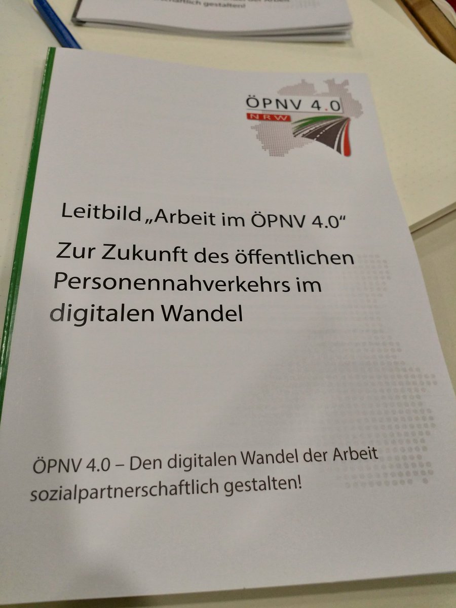 Fachtagungx #ÖPNV 4.0 - den digitalen Wandel der Arbeit sozialpartnerschaftlich gestalten". Jeder Vortragende betont, wie wichtig es ist, den Mitarbeitenden die Ängste zu nehmen. Es funktioniert nur von unten nach oben und wenn ALLE eingebunden werden.