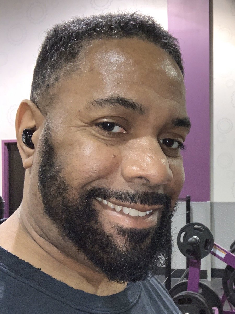 howiedmac's tweet image. Good Morning☀️☀️☀️... It’s “Thriving Thursday”... Everyday do at least one thing that benefits only you because sometime we forget that you are important too..  Positive vibes to all until next time... #Fitandfocused #DWROD #GoGetItSquad #FAT