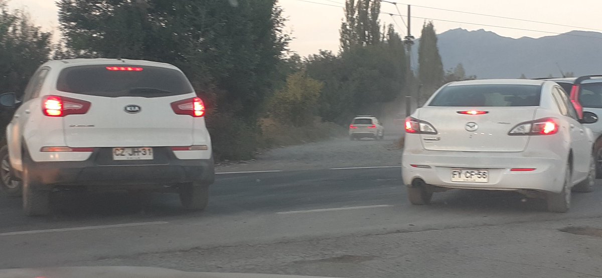 Carretera El Cobre COLAPSADA EN #MACHALI 
#NOALPERMISOENMACHALI
#Rancagua #Machali 
#TacoMachali  RT