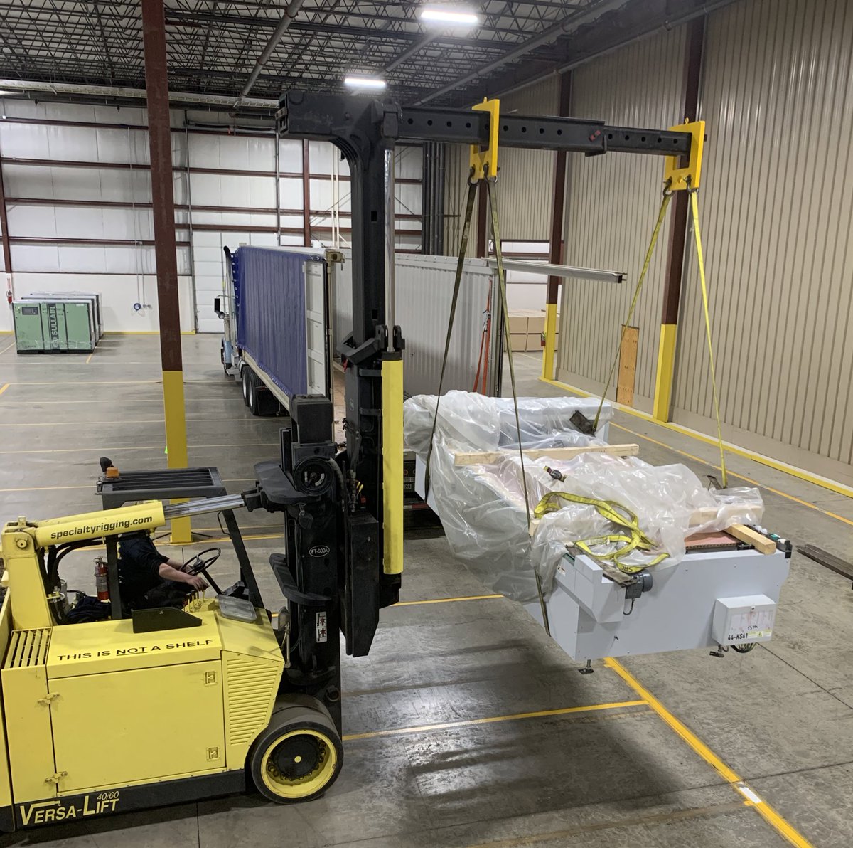 SangwinPlant's tweet photo. @sangwinplanthire very happy to be involved with #offloading #installation of #production equipment #contractlifting #machinemoving #relocation #projectmanagement to America for major UK #manufacturing company
#major#plantrelocation #teamworkmakesthedreamwork https://t.co/CJfSIQJ4rH
