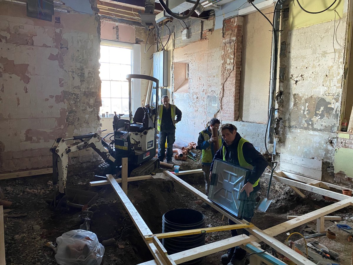 B&M Installations tweet media