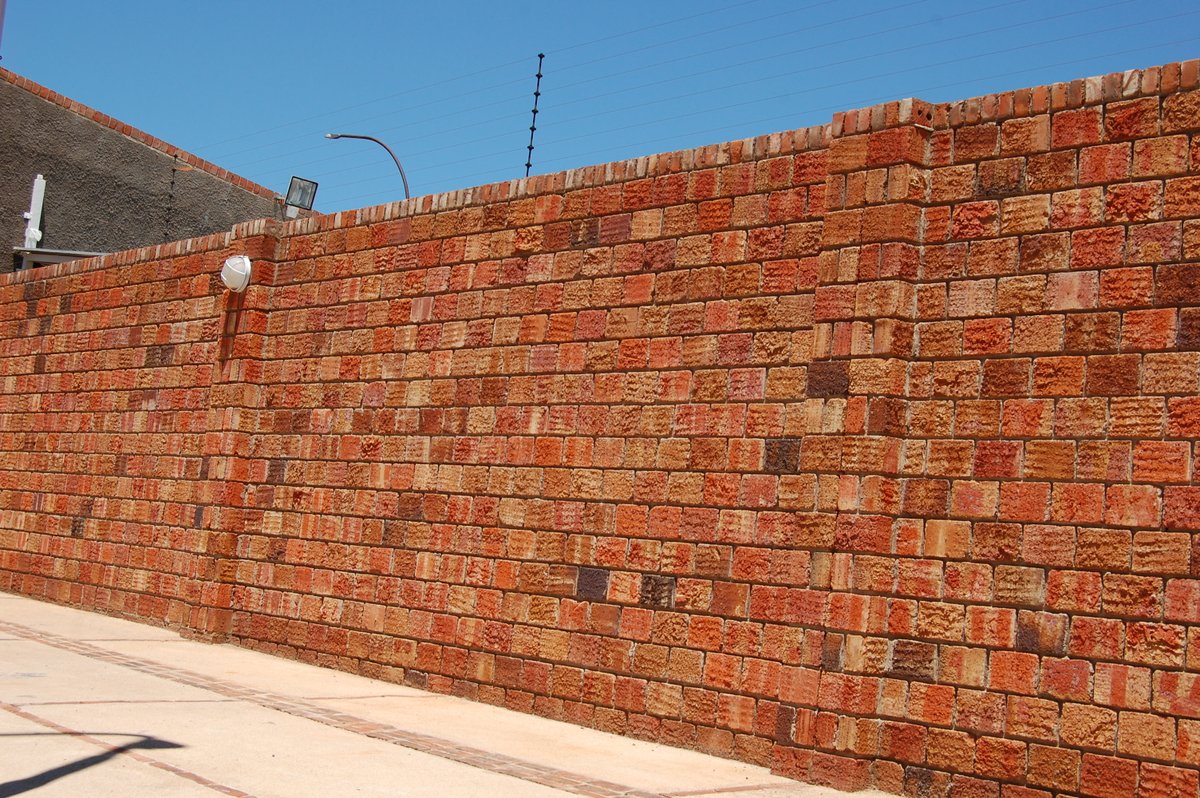 macdonaldbricks's tweet photo. Bricks can do wonders. A durawall made of Brindle Doubles... https://t.co/Csf6czxtSn
