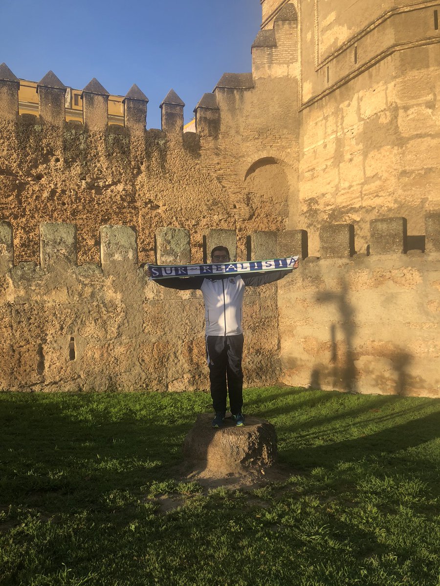 pedrinliria's tweet photo. Hoy en #Sevilla los comerciantes de #Leon13 han recibido la noticia con Alegría y felicidad de la Clasificación para la Final de la #CopaDelRey de la @RealSociedad, #PeñaRealistaElSur, llenemos las calles de #Sevilla de banderas albiazules #GoraErreala. https://t.co/ZQmP5HwWzS