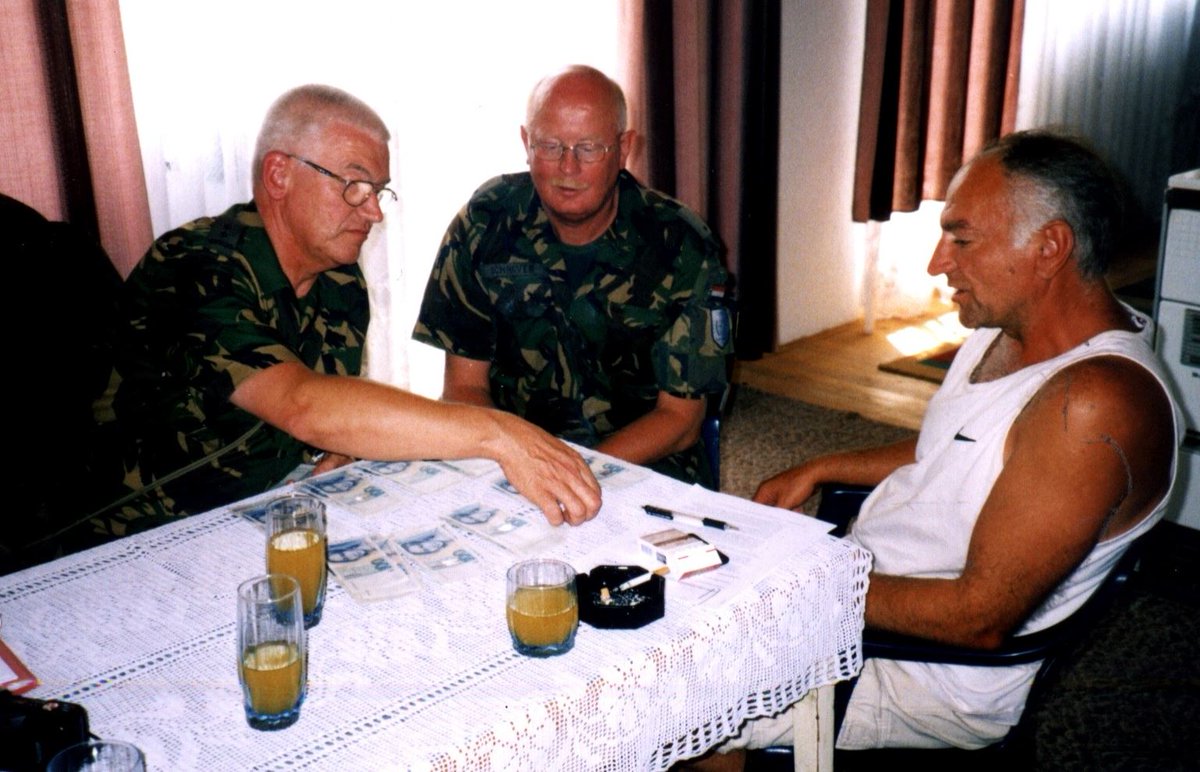 Wapenbroeder's tweet photo. De Bond van Wapenbroeders, Afdeling Midden-Brabant organiseert op 12 maart 2020  om 19.30 uur een presentatie over de civiele-militaire samenwerking in Bosnië. Jan Schrijver vertelt over zijn werkzaamheden tijdens zijn uitzending in 2000.  Meer informatie: https://t.co/L94Enrhugw https://t.co/XHb0NIF3vO