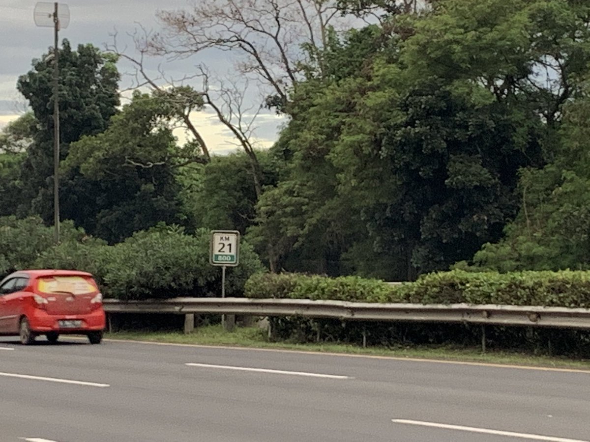 rahadion's tweet photo. @PTJASAMARGA mohon bantuan segera, ruas tol tangerang-jakarta https://t.co/hyaTtyucHs