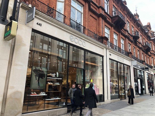 Til fods overførsel smukke Oracle Interiors Ltd on Twitter: "We've recently completed a complete refit  of the ECCO Shoes flagship at 445 Oxford Street, London. Great store,  beautiful merchandise… #nowopen #retailfitout #shopfitting #fashionflagship  https://t.co/dfXtwvyvcv" / Twitter