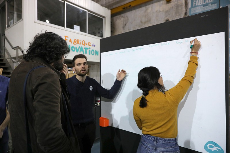 SteMetropole's tweet photo. #SaintÉtienne Métropole, terre d'entrepreneurs ! Le Winter Innovation Lab se poursuit ! L'enseignement supérieur de #SaintEtienne se mobilise pour accompagner 48 projets de start-up ! #WIL2020 @Univ_St_Etienne @WIL_StEtienne @fabrinnov @OpenFactory42 @le_Mixeur @InstitutOptique https://t.co/UGEL5LgefX
