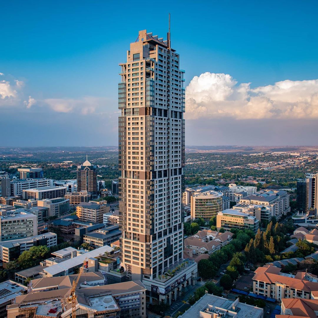 The Leonardo in Sandton is now officially the tallest skyscraper on the continent at 234 metres high. It features a penthouse, hotel rooms, a gym, spa, restaurants and stunning views of the city. 
 bit.ly/2Iki8B8