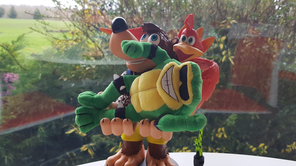 RareLtd's tweet image. Kazooie pulling her weight, as usual.