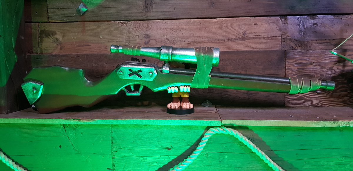 RareLtd's tweet image. Kazooie pulling her weight, as usual.