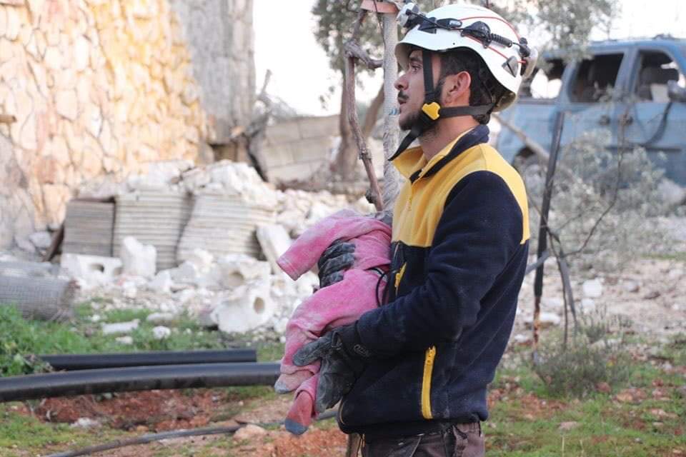 Mr_Alhamdo's tweet photo. Russian warplanes in the early morning targeted a shelter for the displaced people,killing 16 people mostly kids and injuring 21.

Russia, Assad, and Iran want us all dead and the kids before adults. https://t.co/rFUJZRcbys