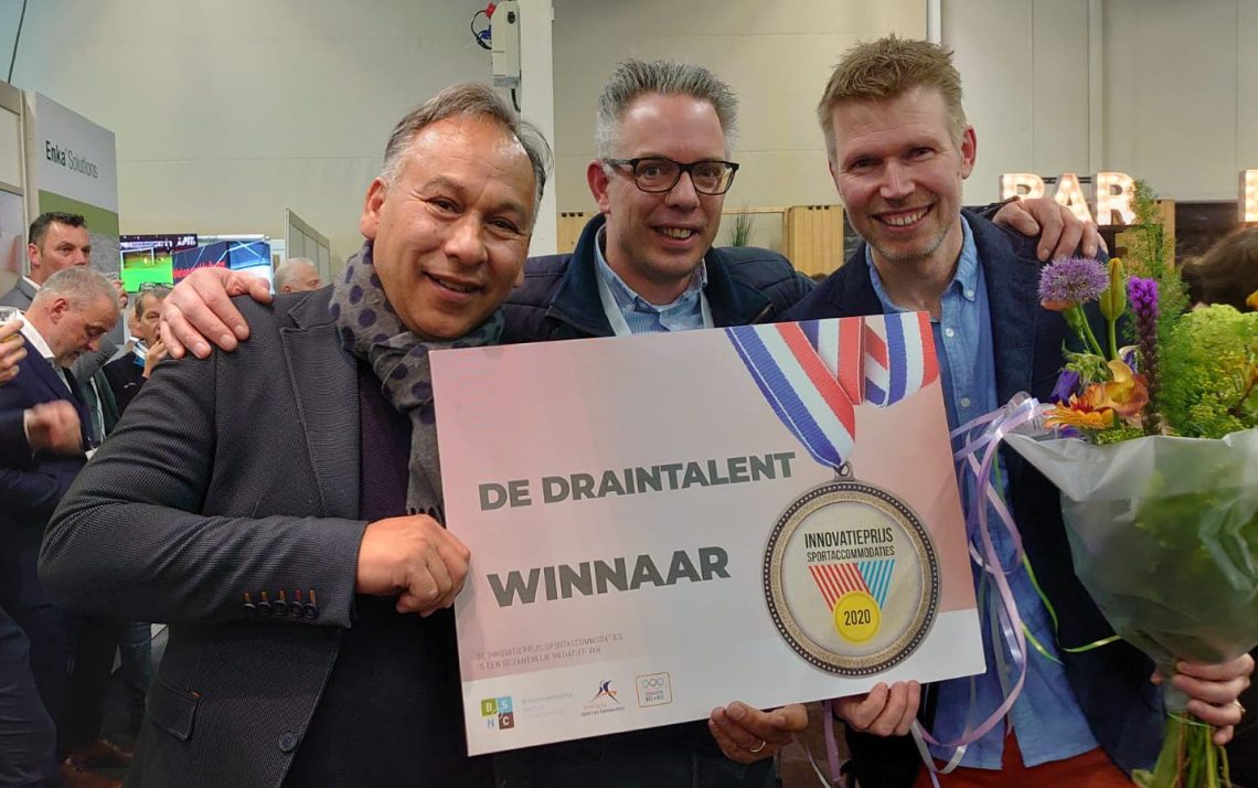 MABerndsen's tweet photo. Onze #DrainTalent wint de Innovatieprijs Sportaccommodaties 2020! #innovatie #trots https://t.co/awW6LjTRn6 https://t.co/DxxoCyZfAT