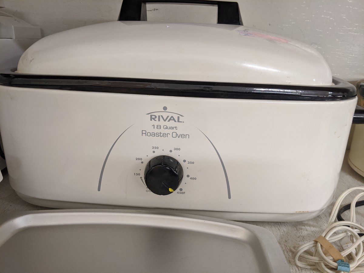 SCCSThriftStore's tweet photo. Roast, bake and cook with a roaster oven! It's one of several small appliances that Community Services Thrift Store! Come see what we have in store for you! https://t.co/W8beOAiYxY