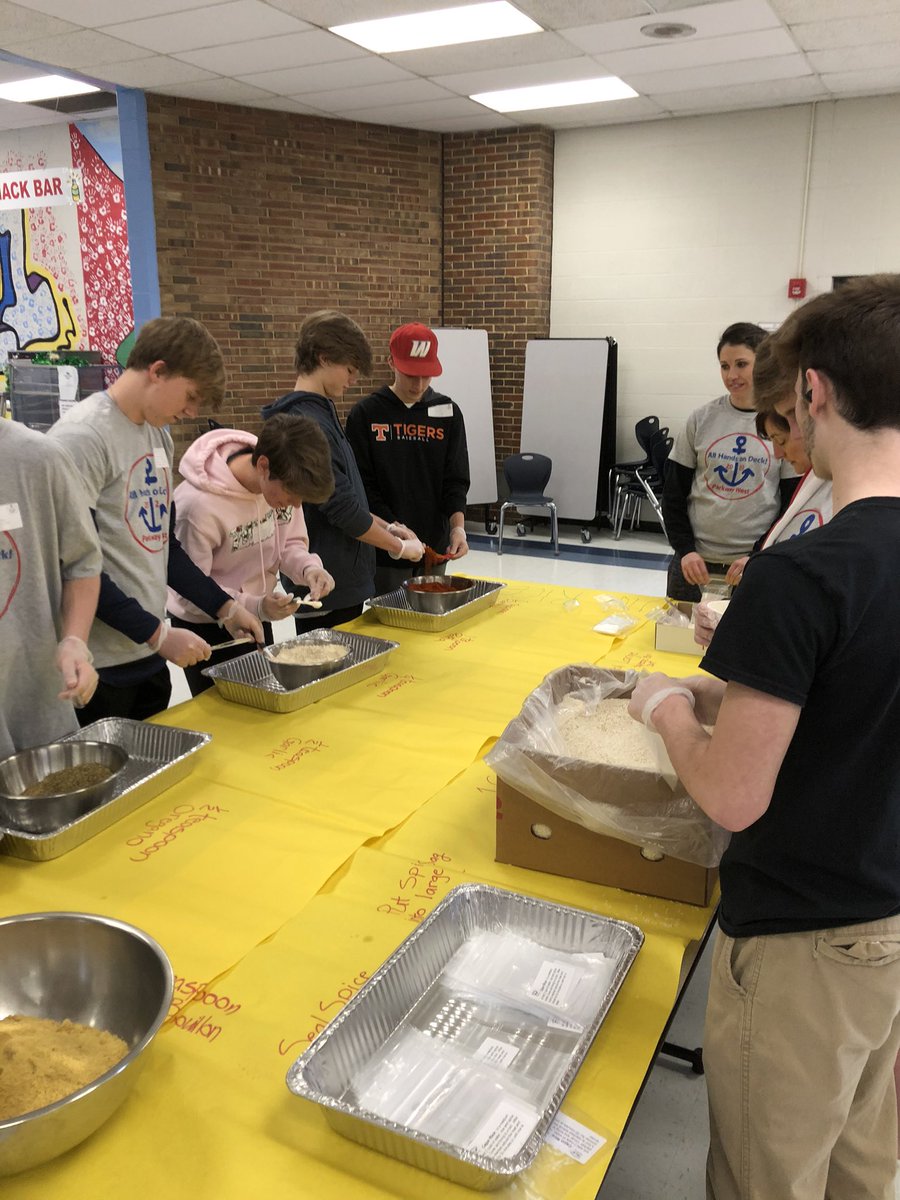 sink_corey's tweet photo. Class of 2K23 making soup packets for the Parkway Food Pantry! #serviceiscool #HornsUp @ParkwaySchools @PWestHighSchool https://t.co/RUHafquSvT