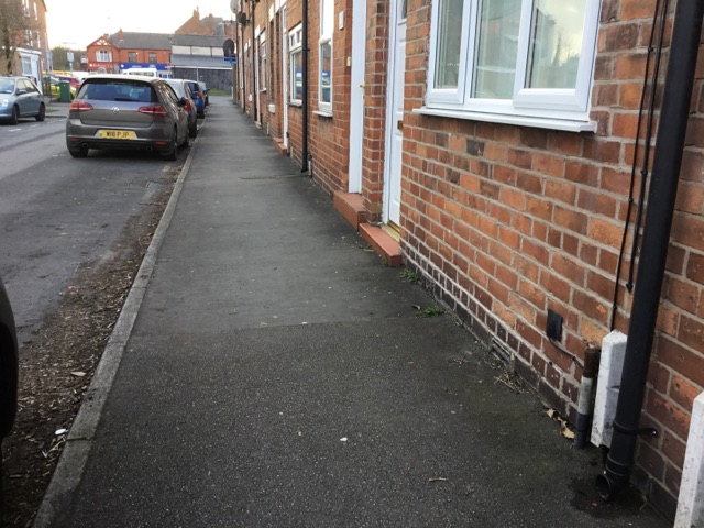 SeanBibby1's tweet photo. Thanks to Streetscene operatives who have been down Alexandra St, given a good tidy and looking a lot better now #Shotton https://t.co/1fmR7Zp7QY