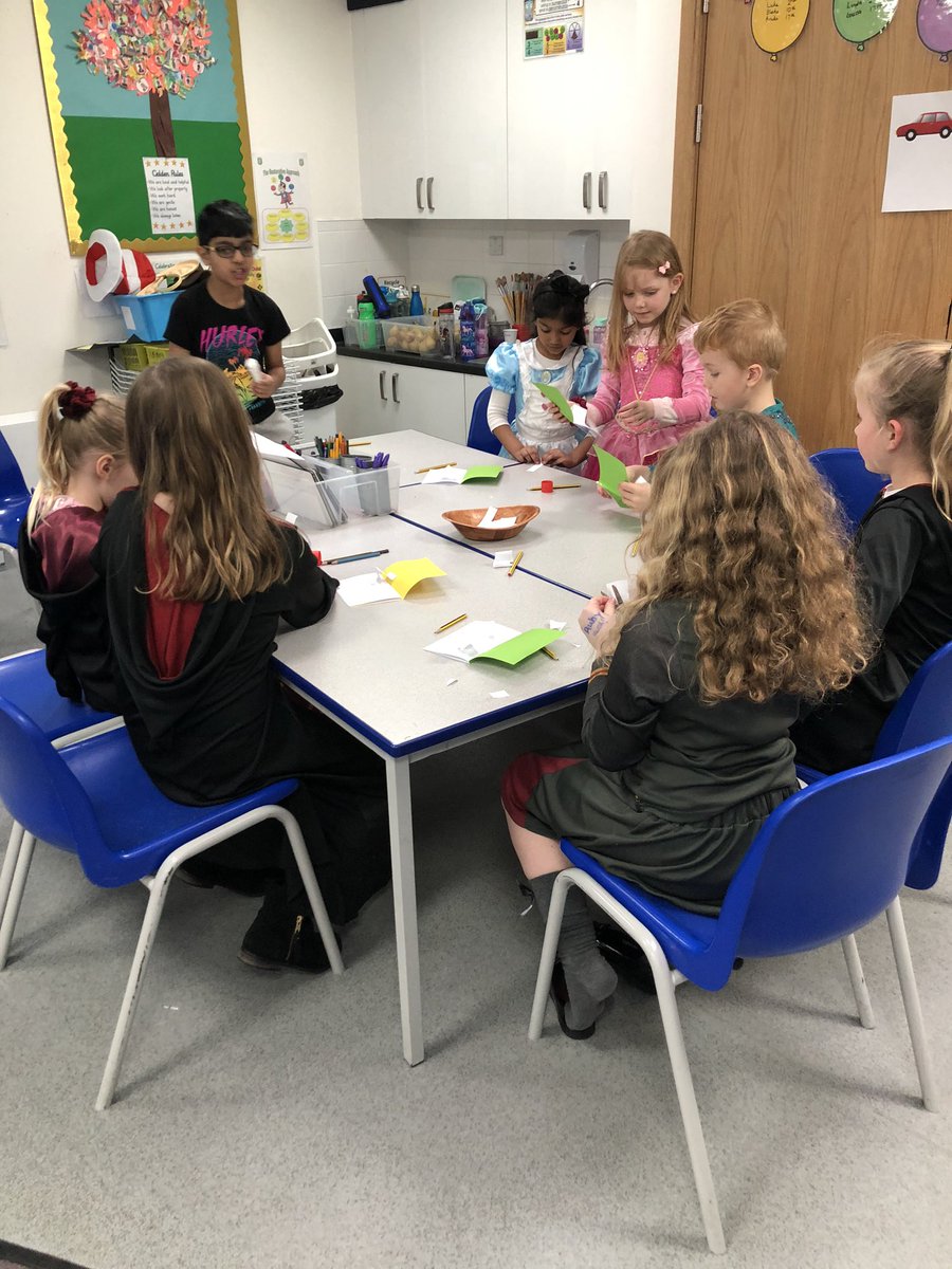 cheamparkfarm's tweet photo. Year 2 have enjoyed World Book Day today. @WorldBookDayUK https://t.co/U01sf5ZAIb